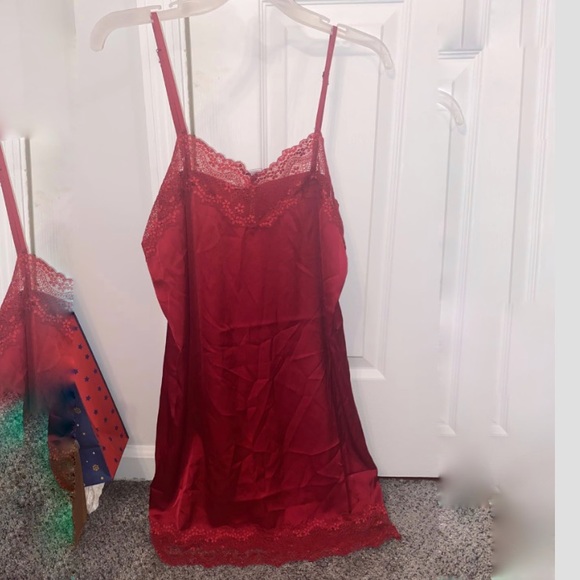 Forever 21 Dresses & Skirts - Forever21 red lace silky slip dress NWT